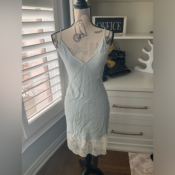 WILFRED ARITZIA Seafoam Green Slip Lace Breathable Strapless Dress Size Small - Picture 4 of 15